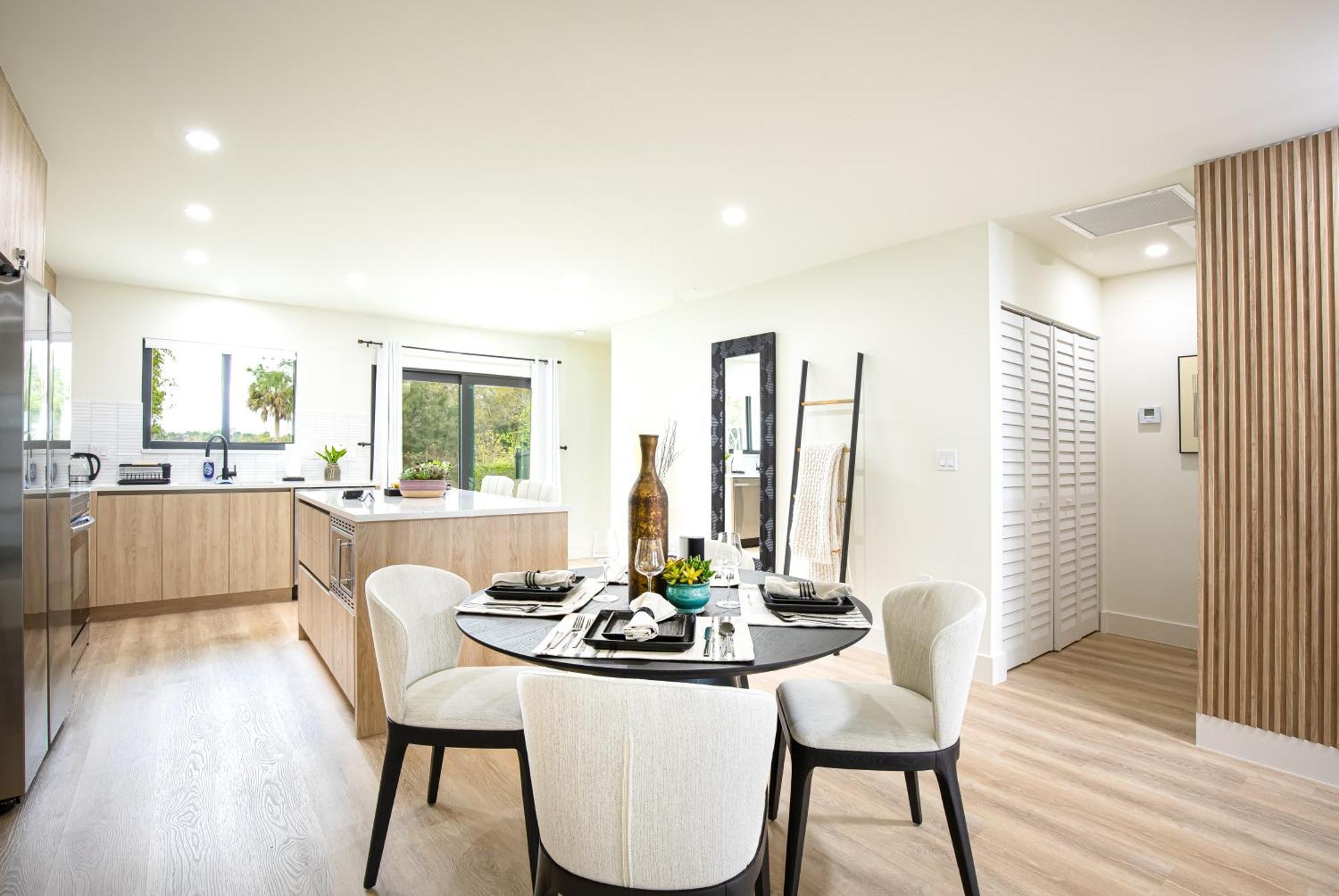 Black Vanilla - Stylish Symphony 3Miles Downtown North North Naples Εξωτερικό φωτογραφία