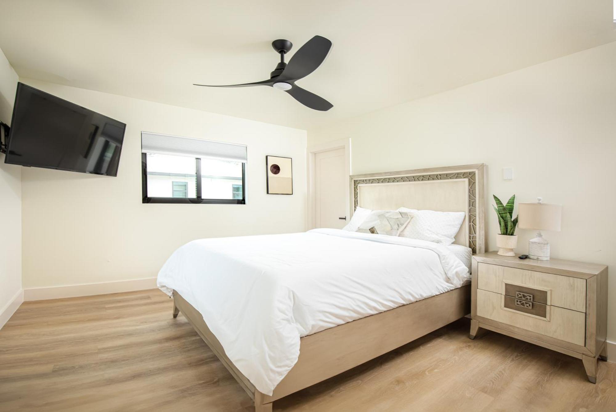 Black Vanilla - Stylish Symphony 3Miles Downtown North North Naples Εξωτερικό φωτογραφία