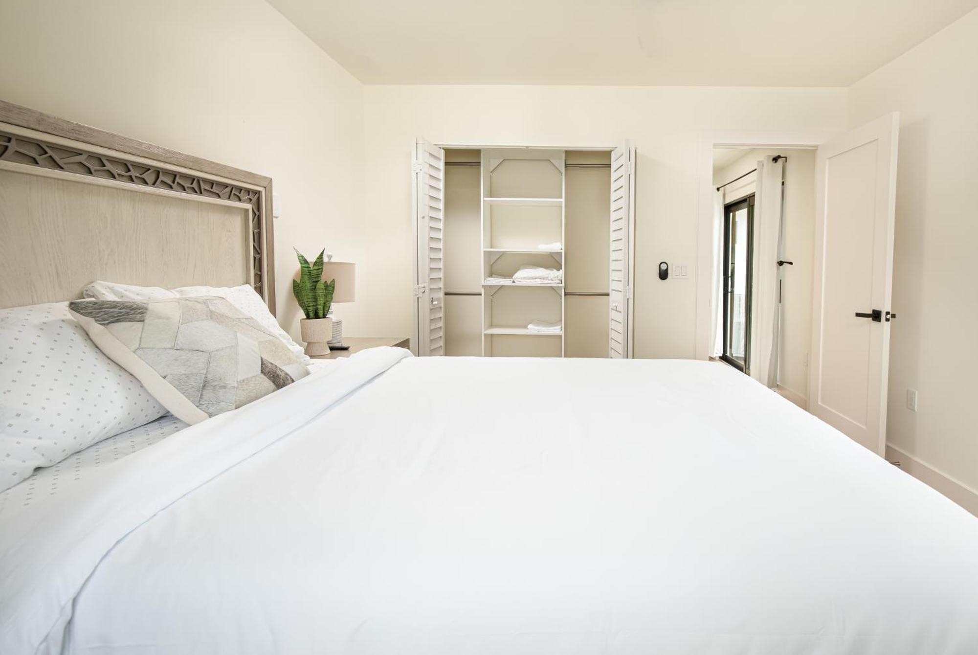 Black Vanilla - Stylish Symphony 3Miles Downtown North North Naples Εξωτερικό φωτογραφία