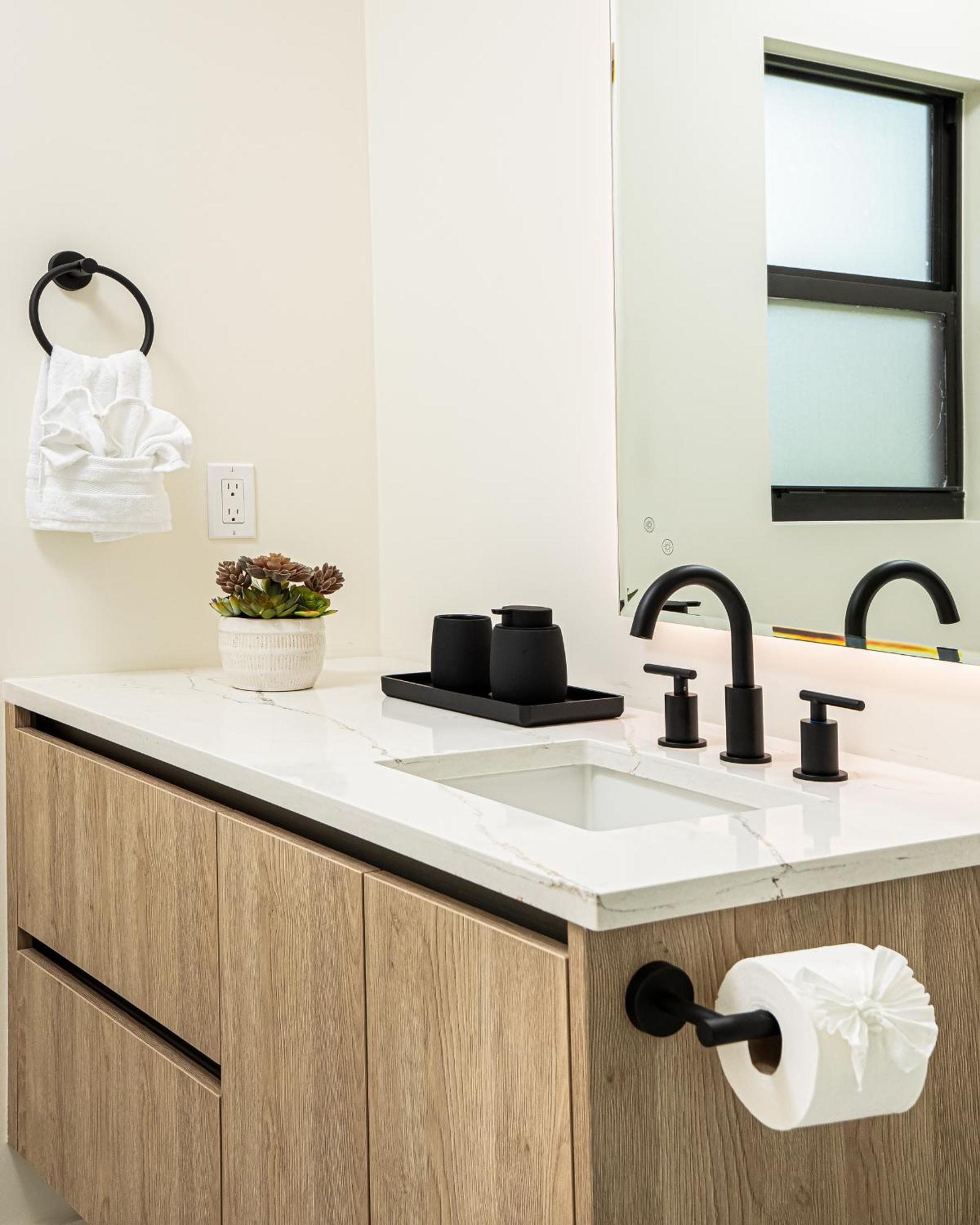 Black Vanilla - Stylish Symphony 3Miles Downtown North North Naples Εξωτερικό φωτογραφία